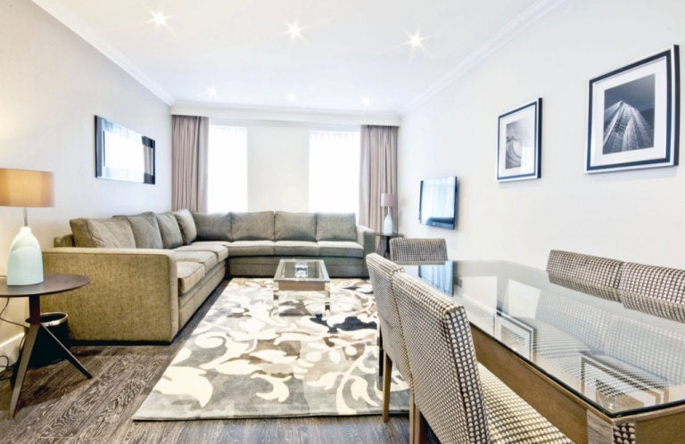 Flat Ashburn Gardens in Greater London