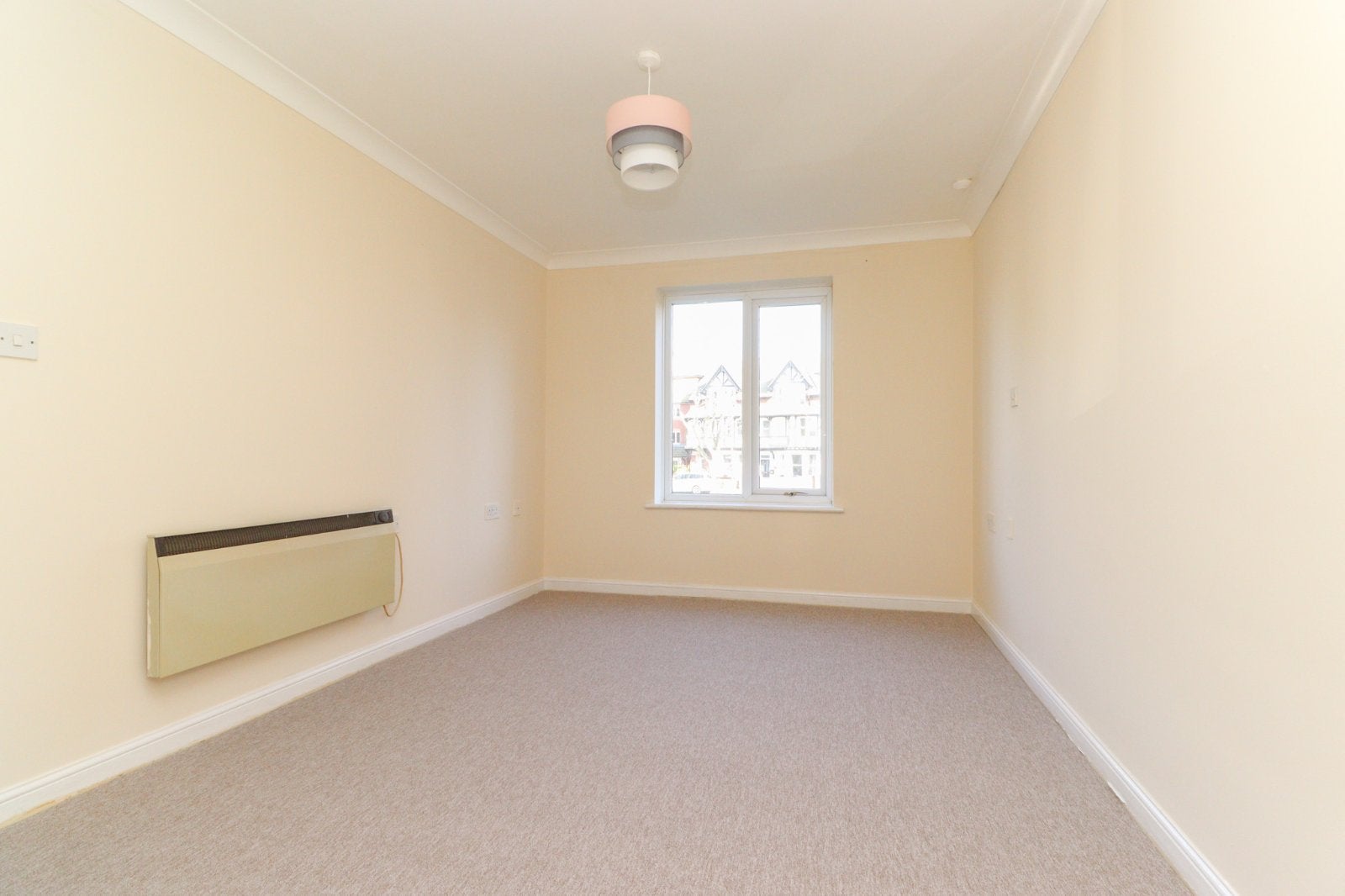 Flat Bierce Court in Thanet