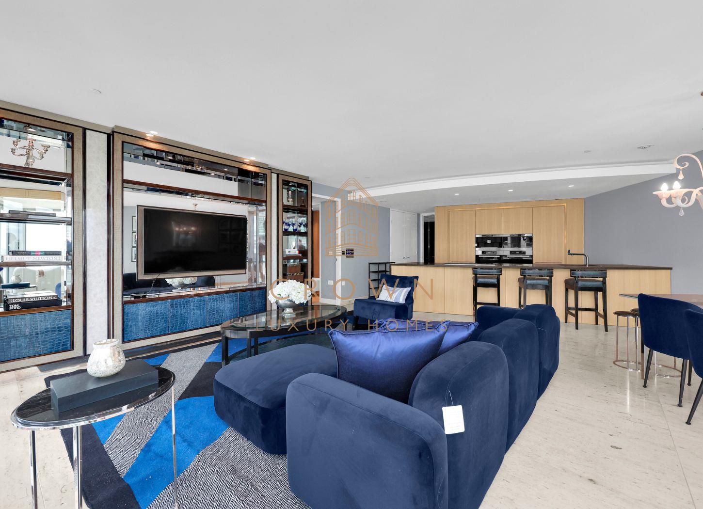 Flat Nine Elms Lane in Greater London