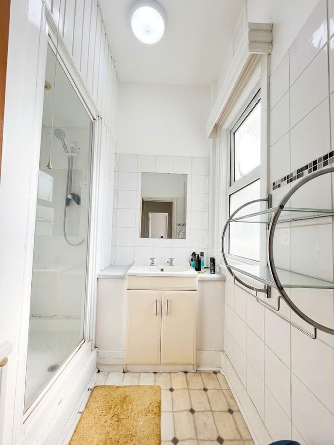 Room Croxted Road in Greater London
