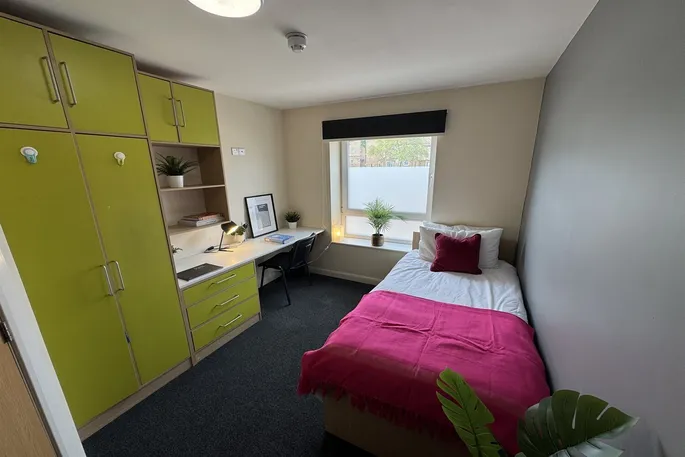 Room Middle Street in Nottingham