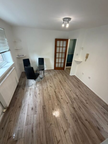 Flat Bream Close in Greater London