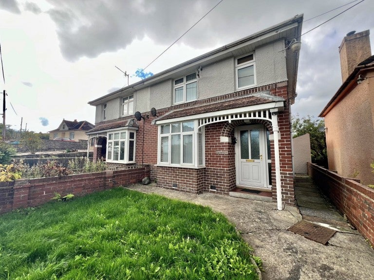 House Pencader Road in Pontwelly