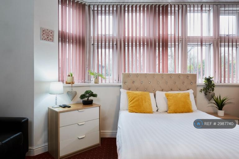 Flat Deighton Road in Kirklees