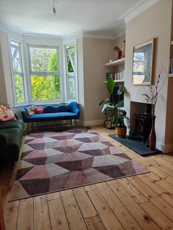 Room Hindmans Road in Greater London