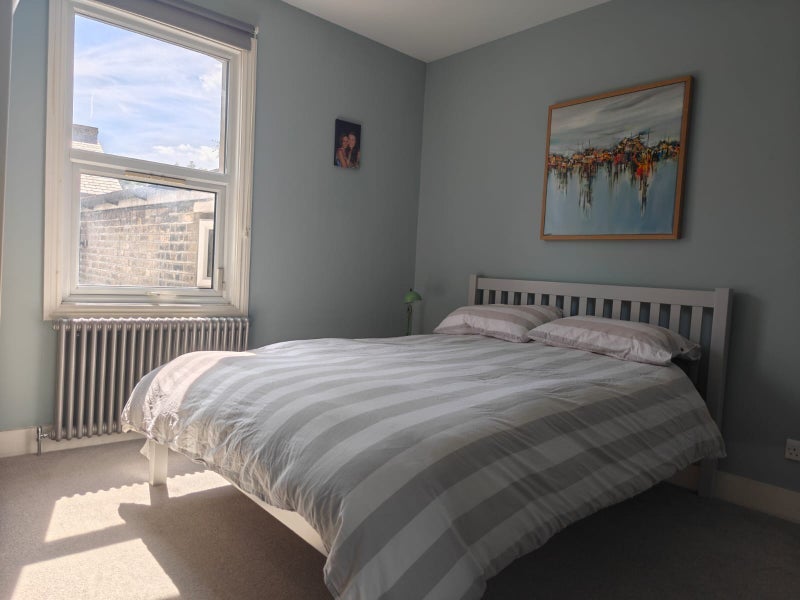 Room Hindmans Road in Greater London