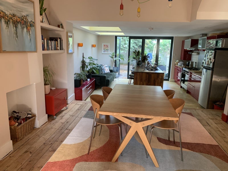 Room Hindmans Road in Greater London