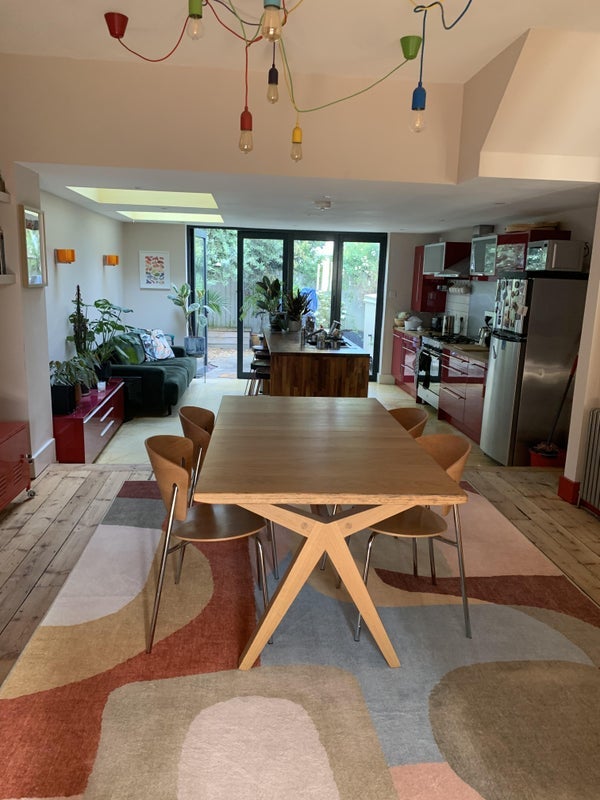 Room Hindmans Road in Greater London