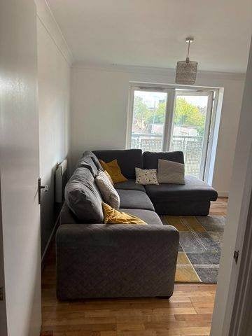 Flat Lockwood Place in Greater London