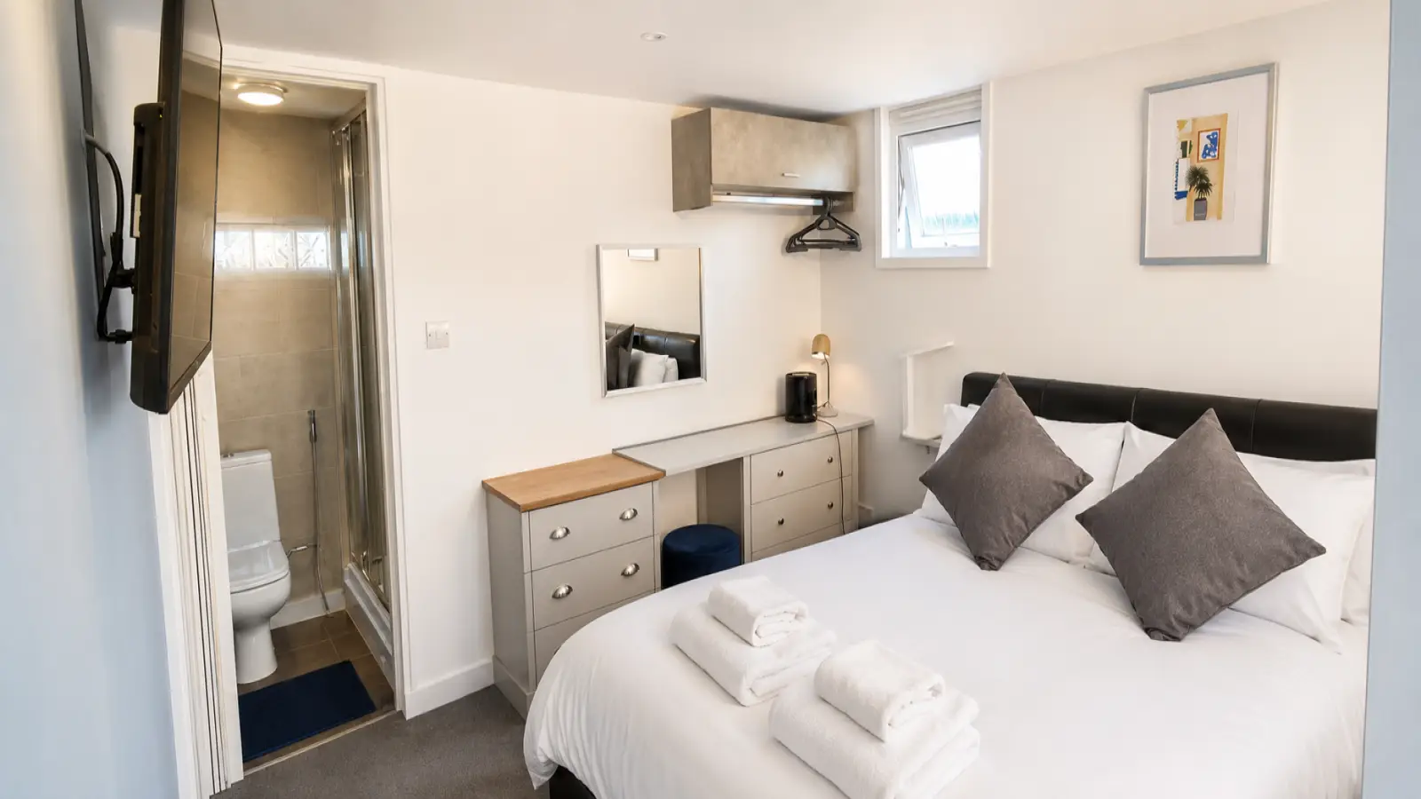 Flat Maidenhead Road in Windsor