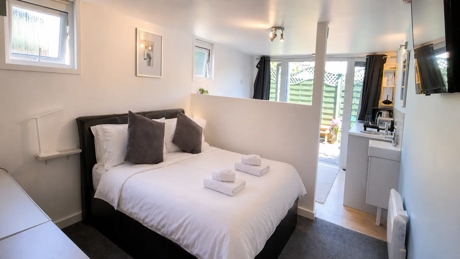 Flat Maidenhead Road in Windsor