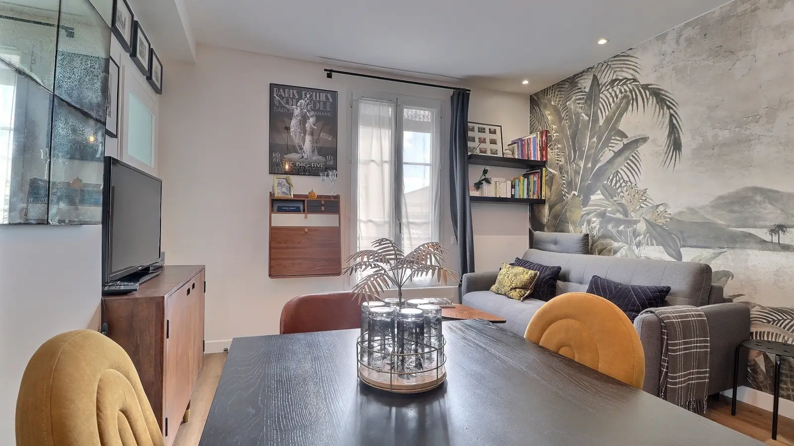 Flat Avenue Junot in Paris