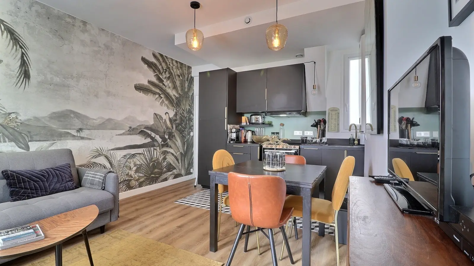 Flat Avenue Junot in Paris