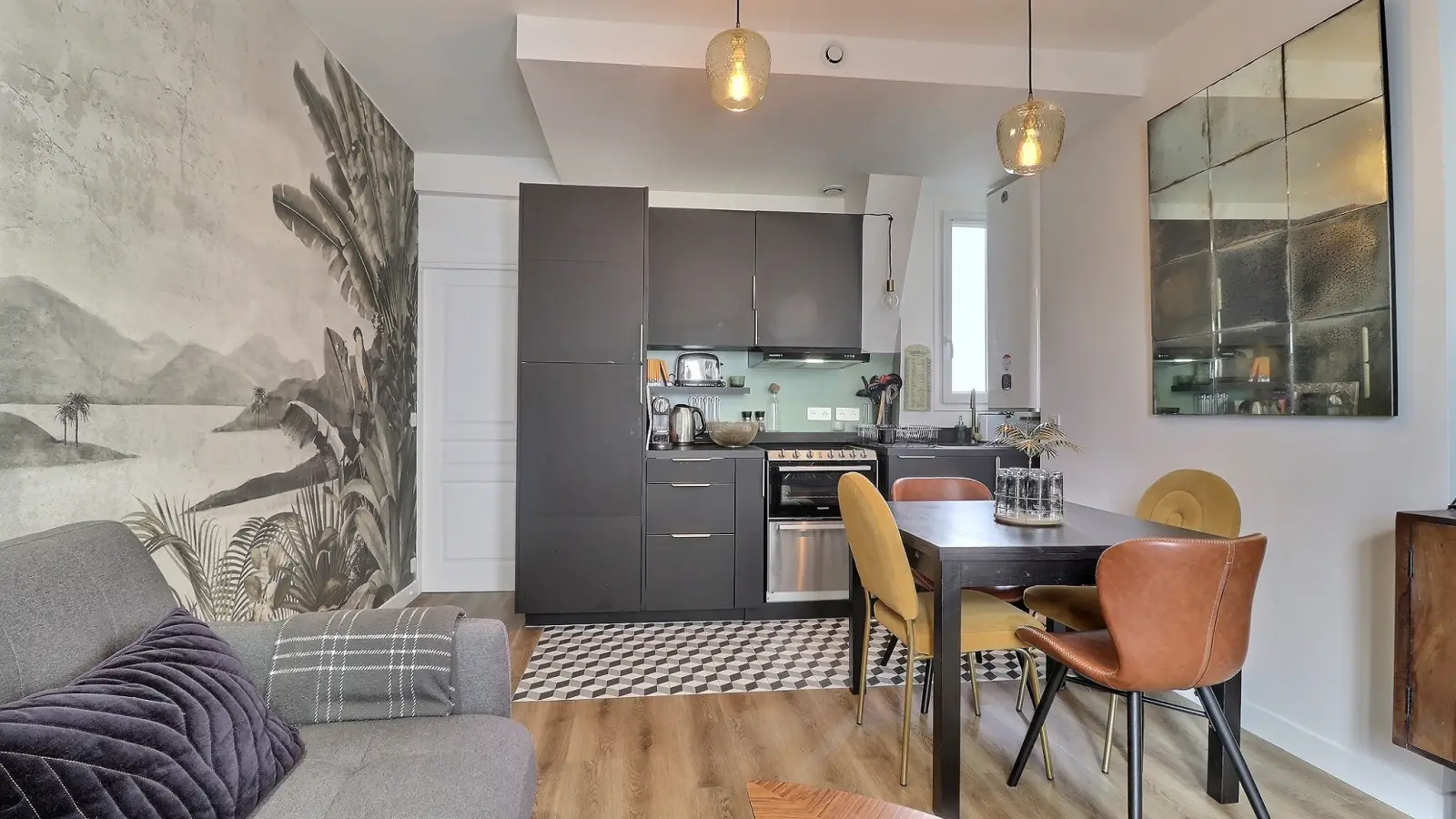 Flat Avenue Junot in Paris
