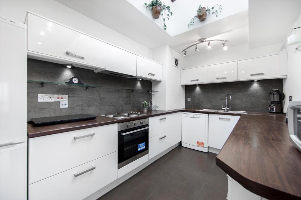 Flat Cheyne Walk in Greater London