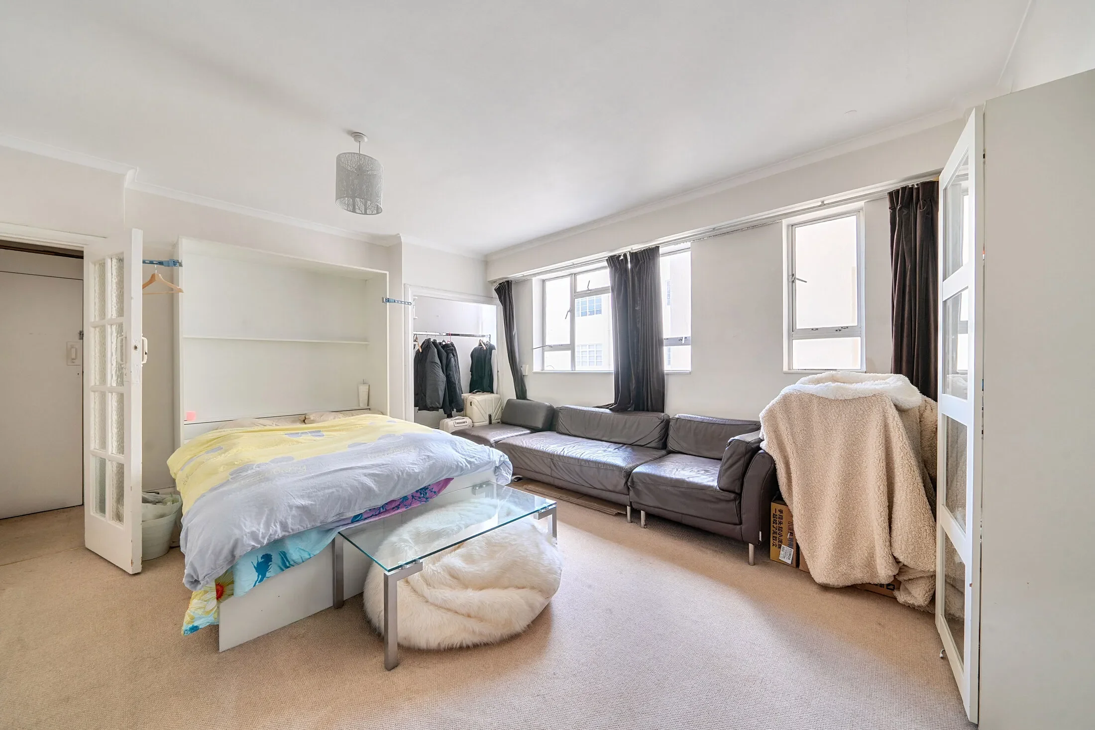 Flat Sloane Avenue in Greater London