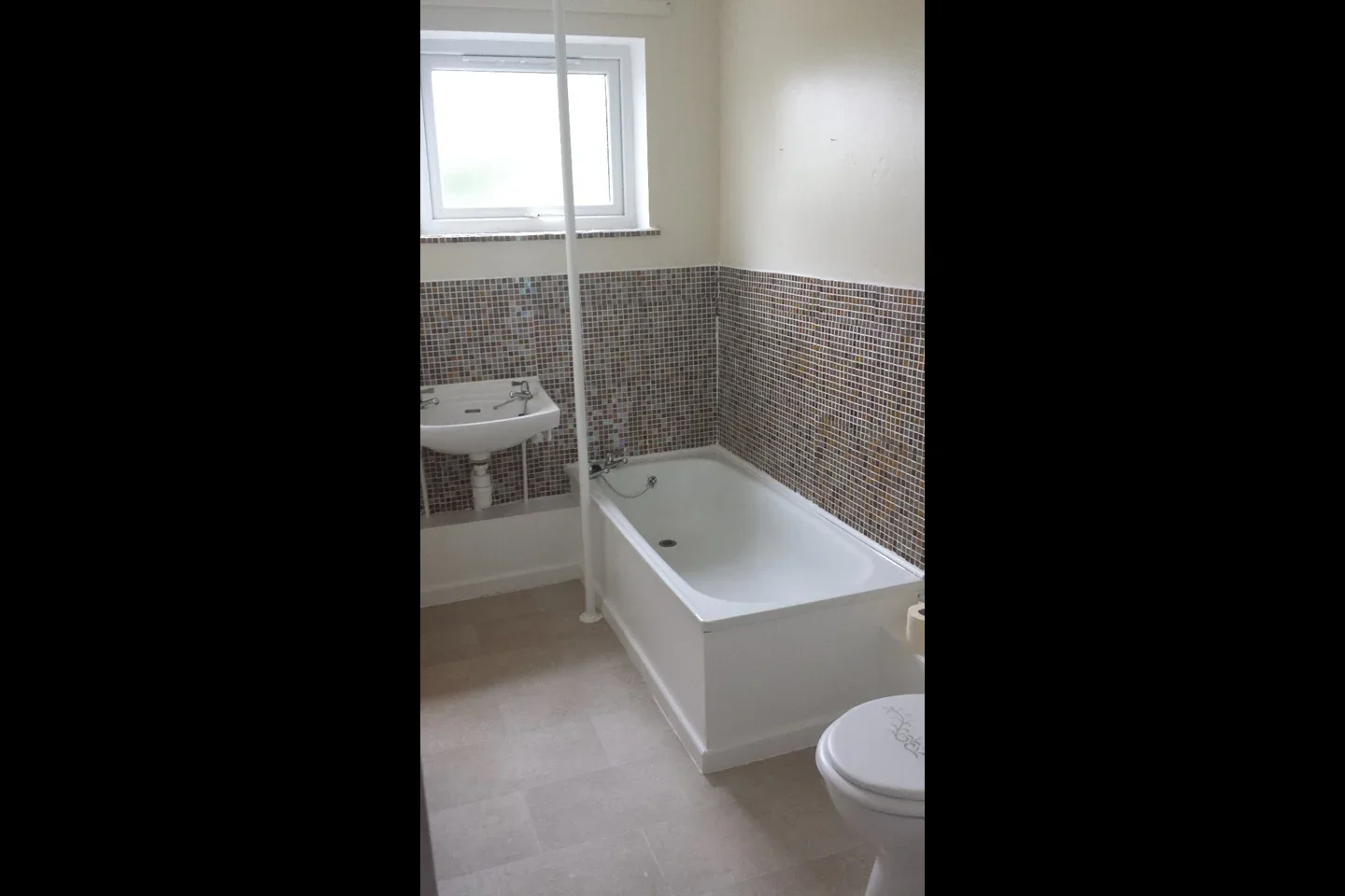 Flat Riversdale Avenue in Stakeford