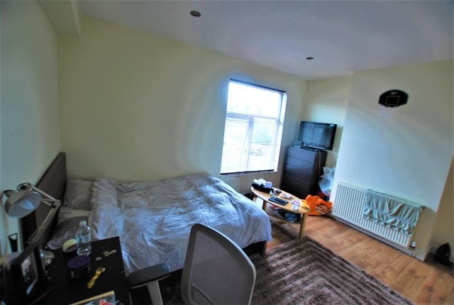 Flat Shoreham Street in Sheffield