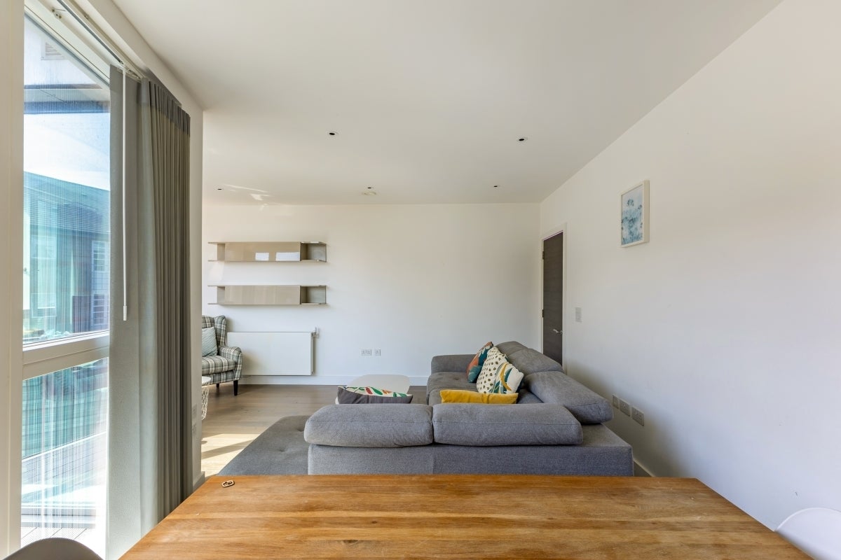 Flat Chamberlayne Road in Greater London