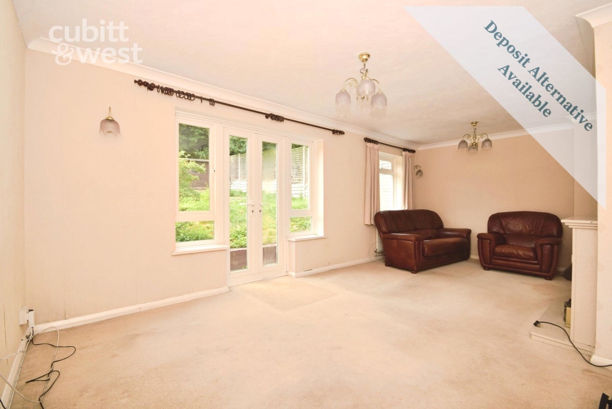 House Maude Close in Folkestone and Hythe District