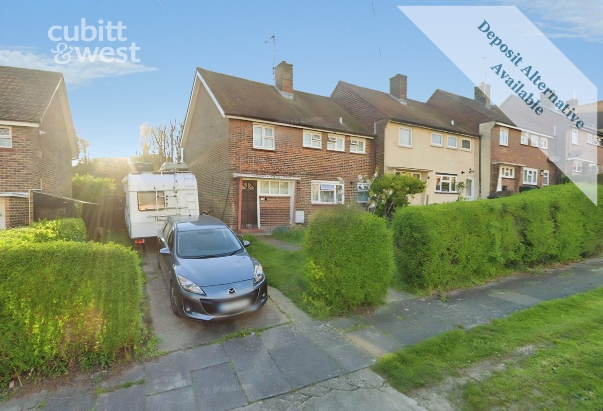 House Maude Close in Folkestone and Hythe District