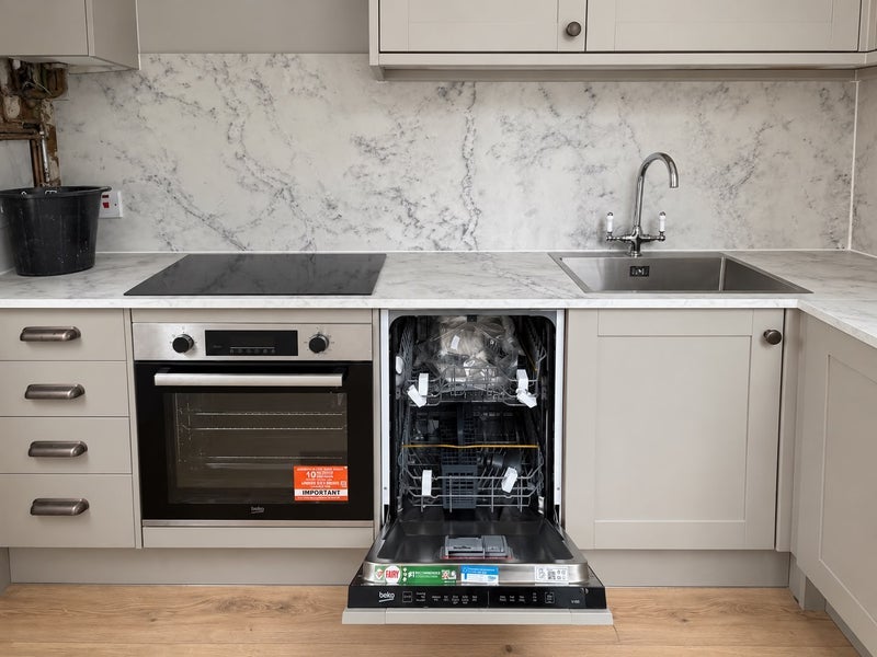 Flat Amies Street in Greater London