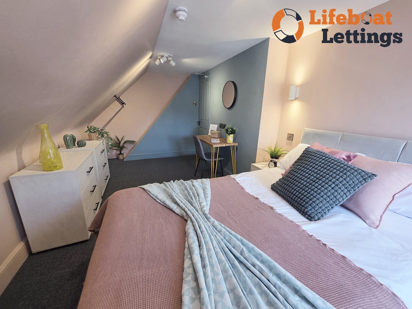Room Sussex Avenue in Ashford