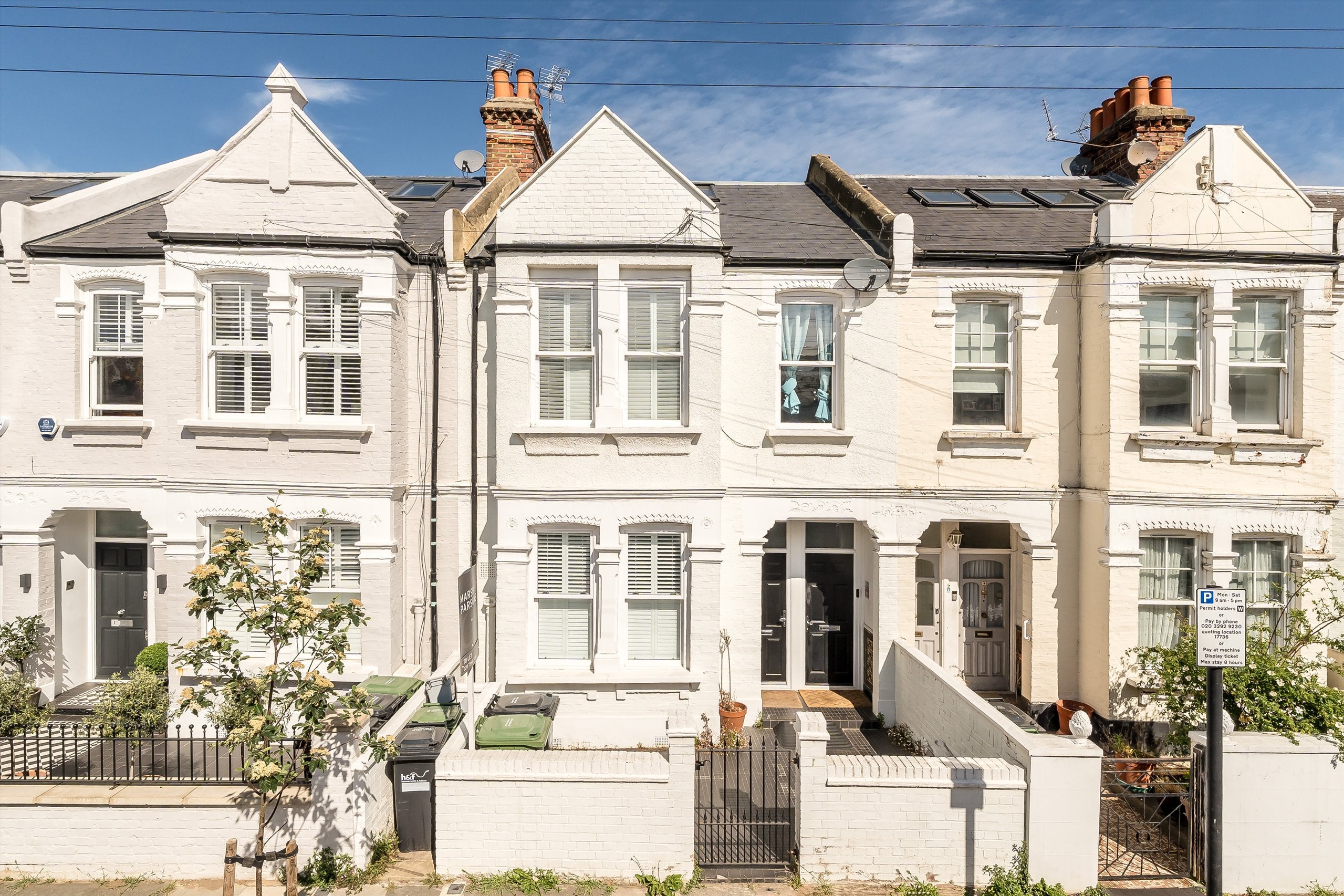 Flat Wardo Avenue in Greater London