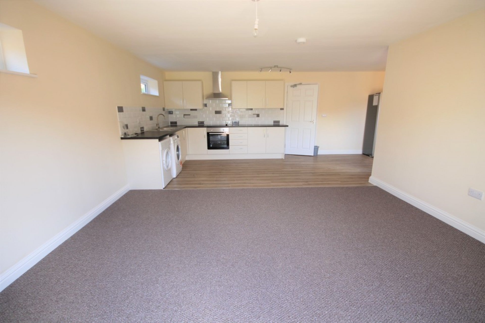 Room Old Barn Way in Adur