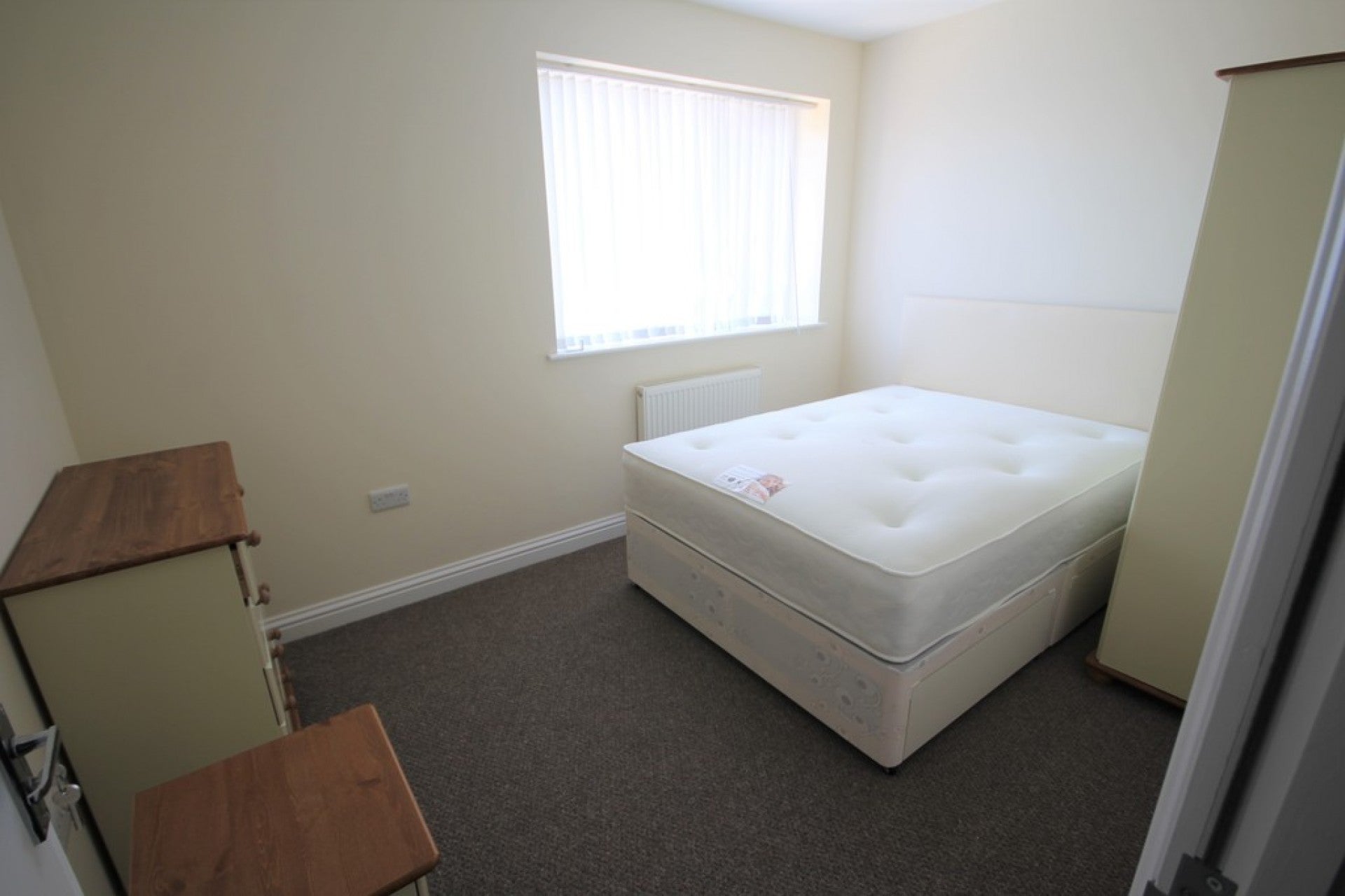 Room Old Barn Way in Adur