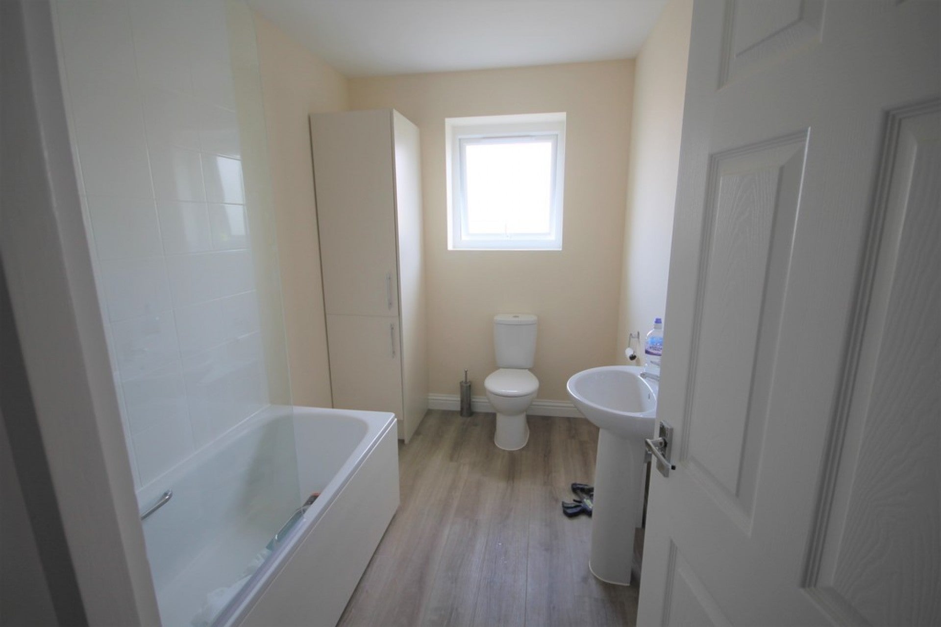 Room Old Barn Way in Adur