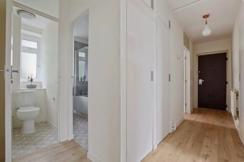 Room Moodkee Street in Greater London