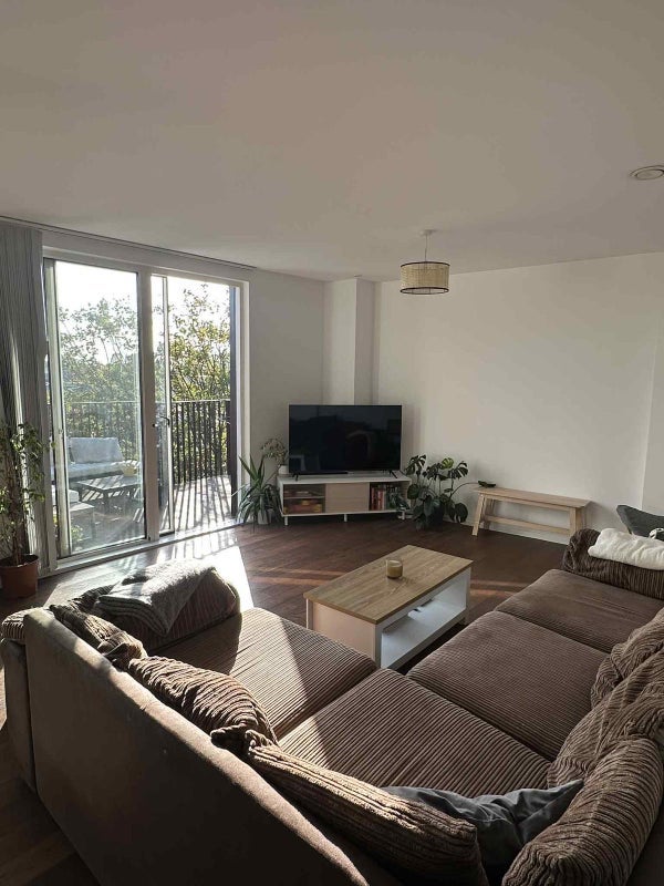 Room Gransden Avenue in Greater London
