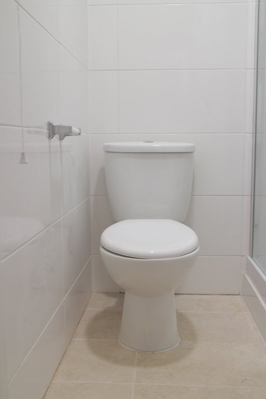 Flat Blythe Road in Greater London
