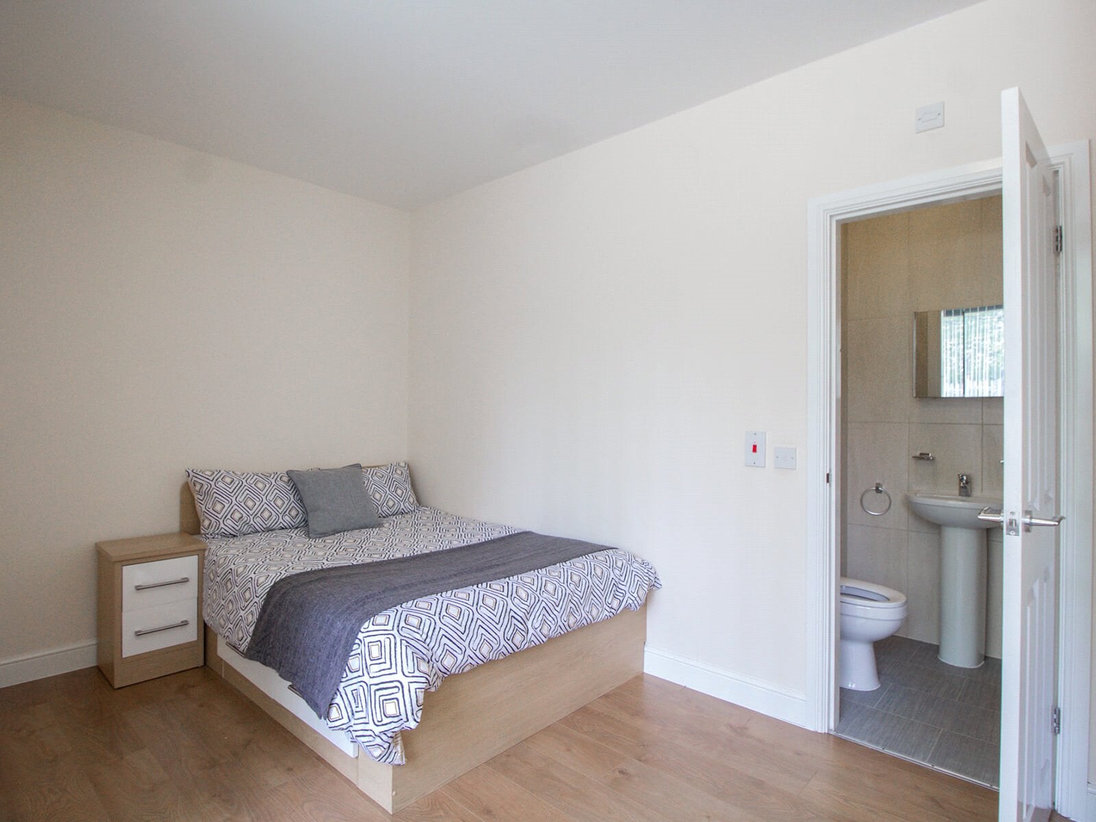 Flat Lofthouse Place in Leeds