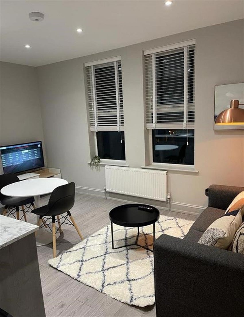 Flat Princes Road in Trafford