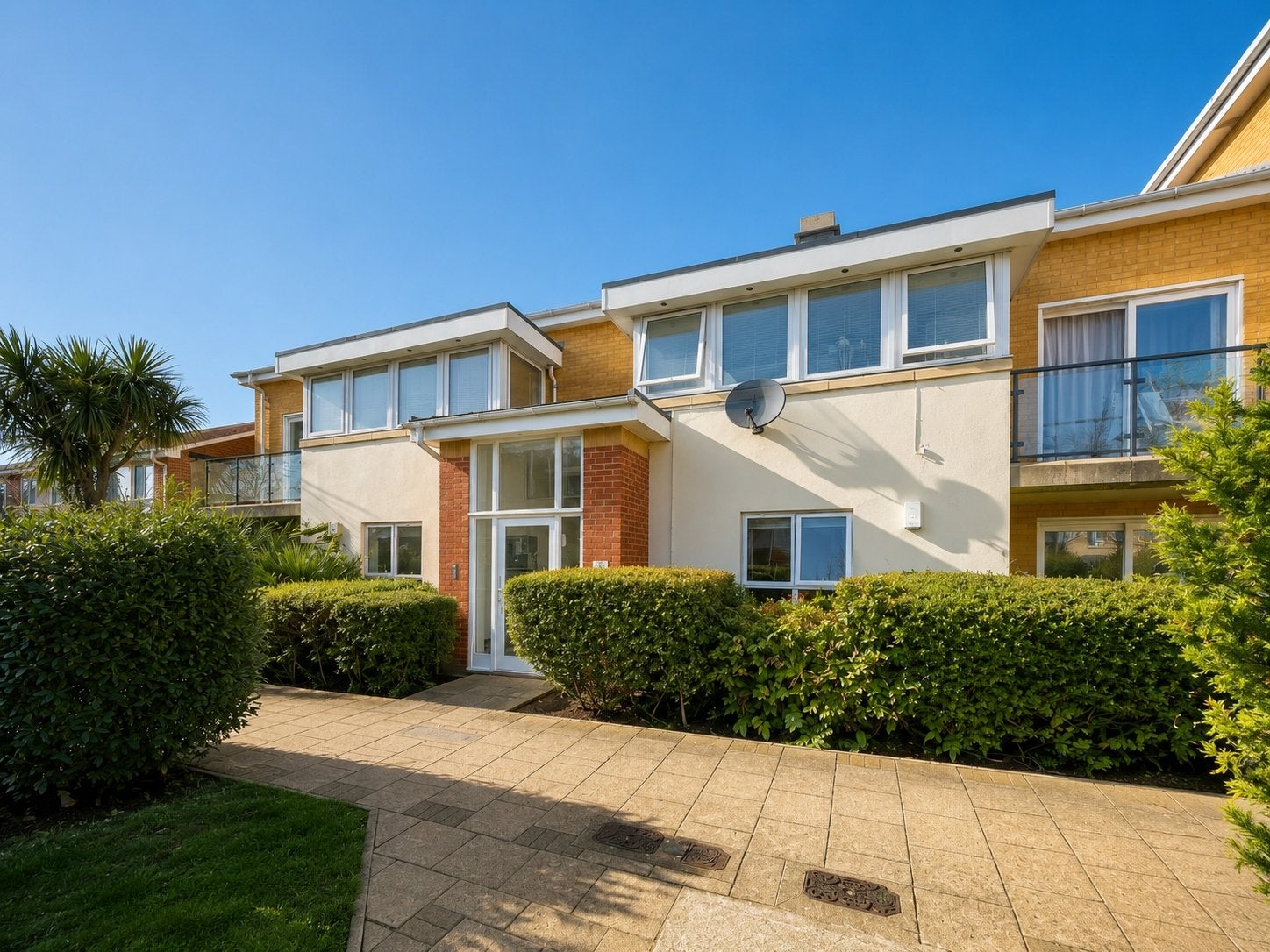 Flat Camelot Close in Greater London