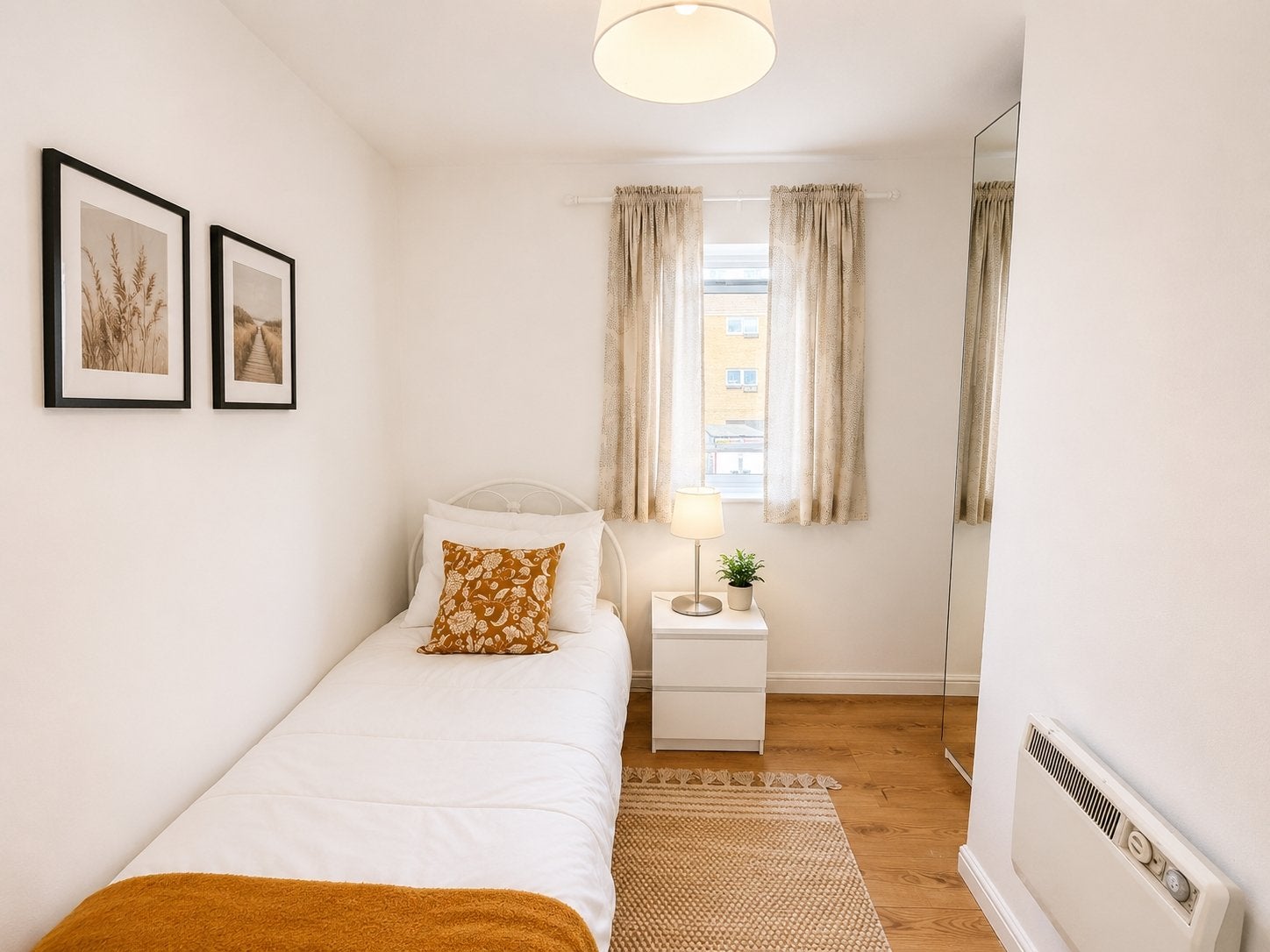 Flat Camelot Close in Greater London