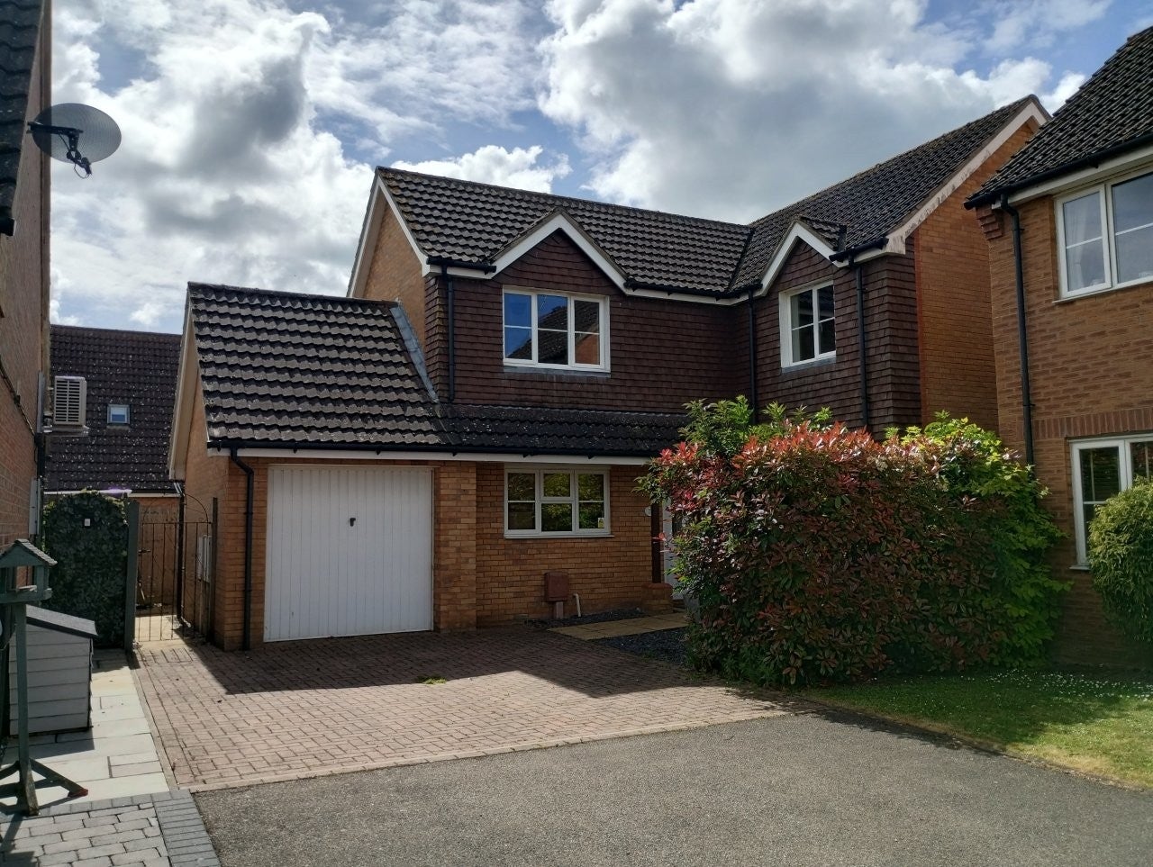 House Haywain Drive in South Holland