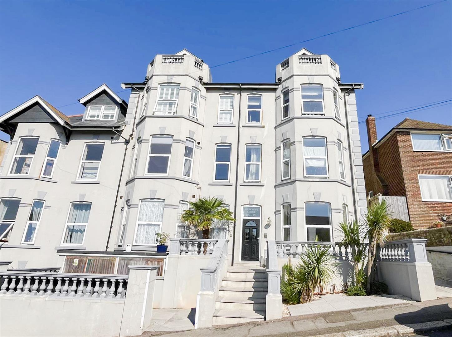 Flat Ashburnham Road in St Leonards