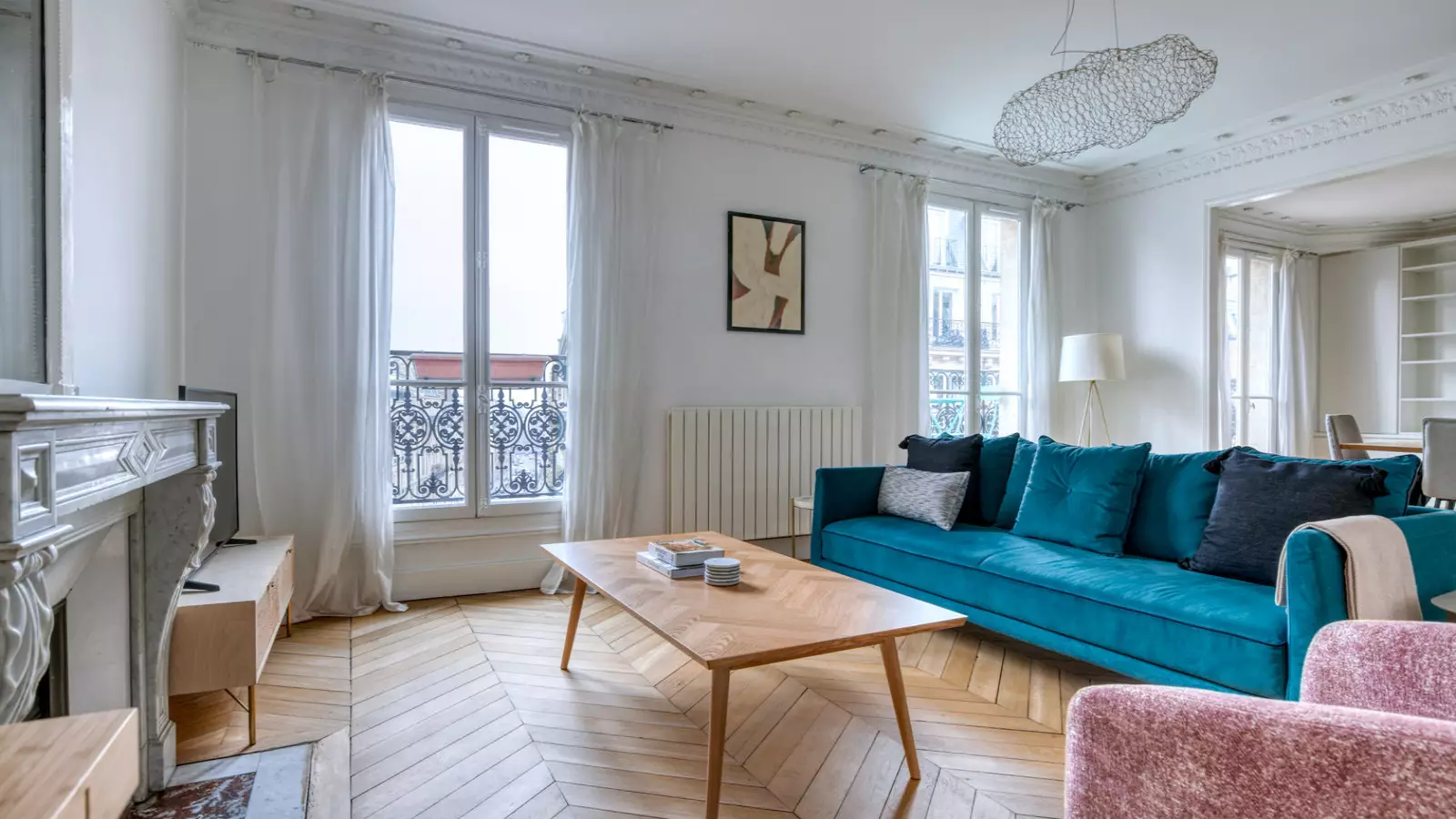 Flat Rue de Miromesnil in Paris