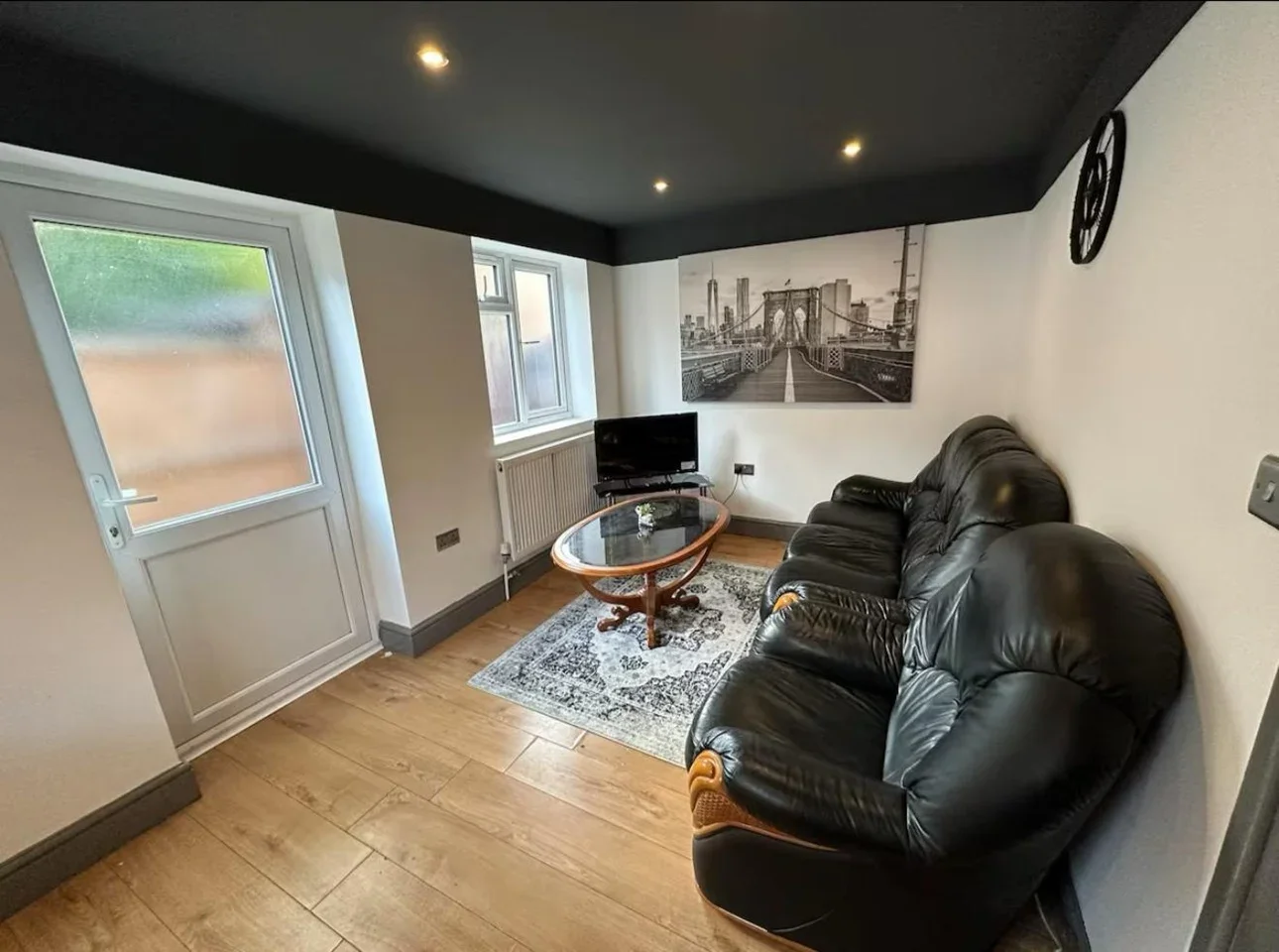 Flat Commonside East in Greater London