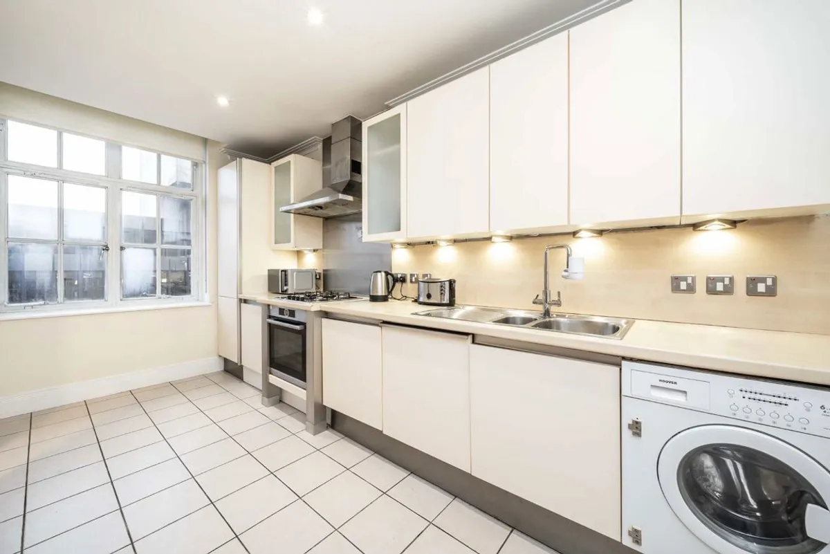 Flat Russell Square in Greater London