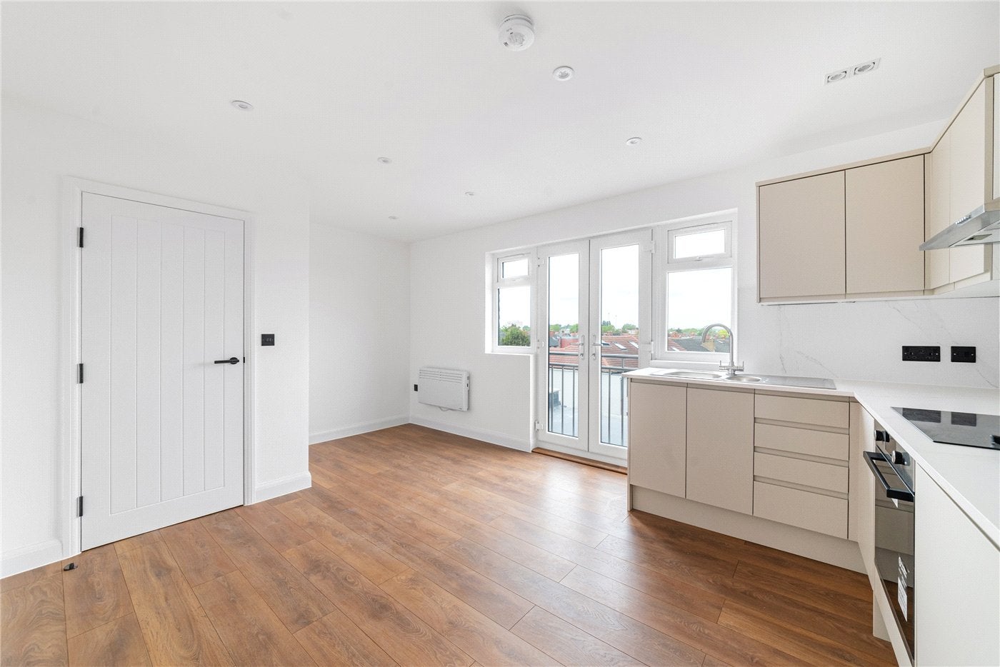 Flat Hazelwood Avenue in Greater London