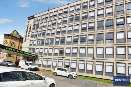 Flat Sunbridge Road in Bradford