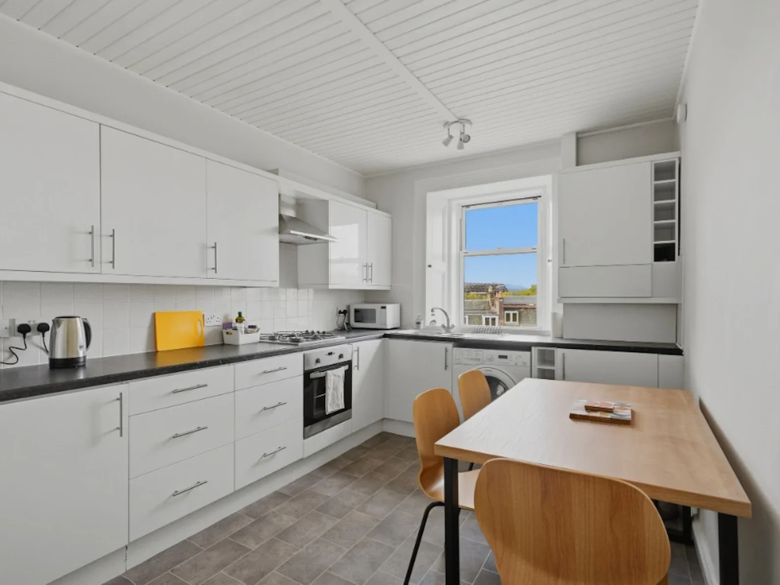 Flat Murrayfield Avenue in City of Edinburgh