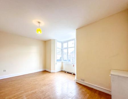 Flat St Albans Road in Watford