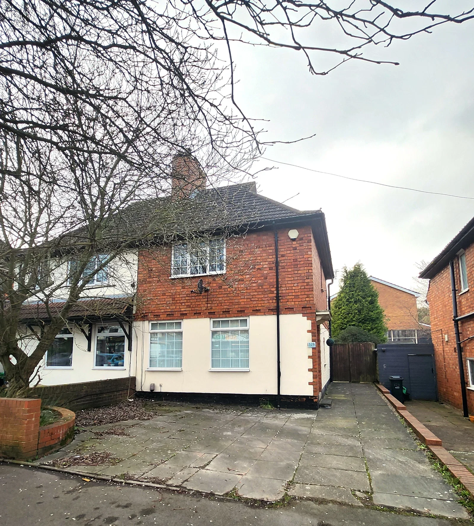 House Birmingham New Road in Coseley