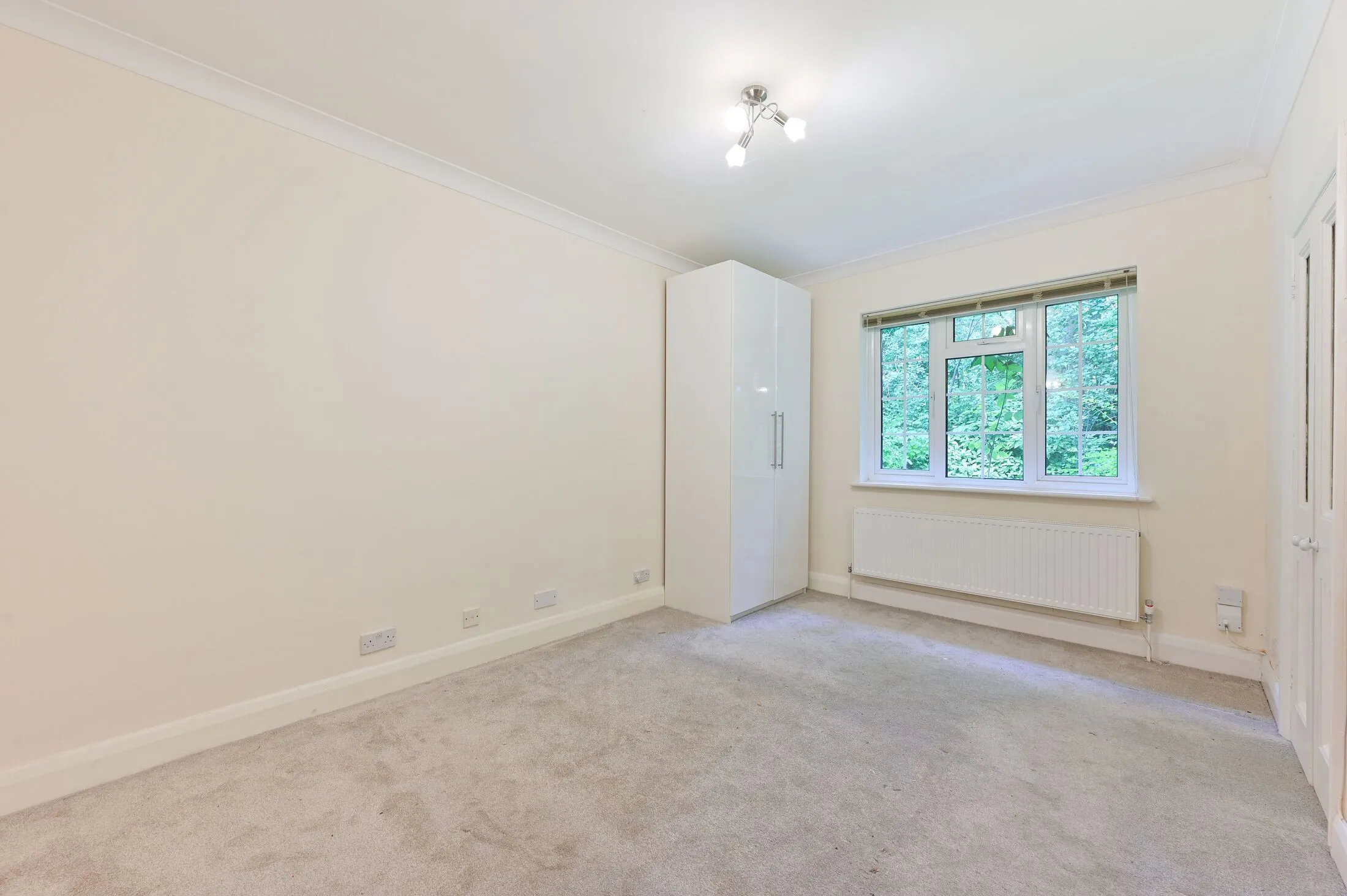 Flat The Downs in Greater London