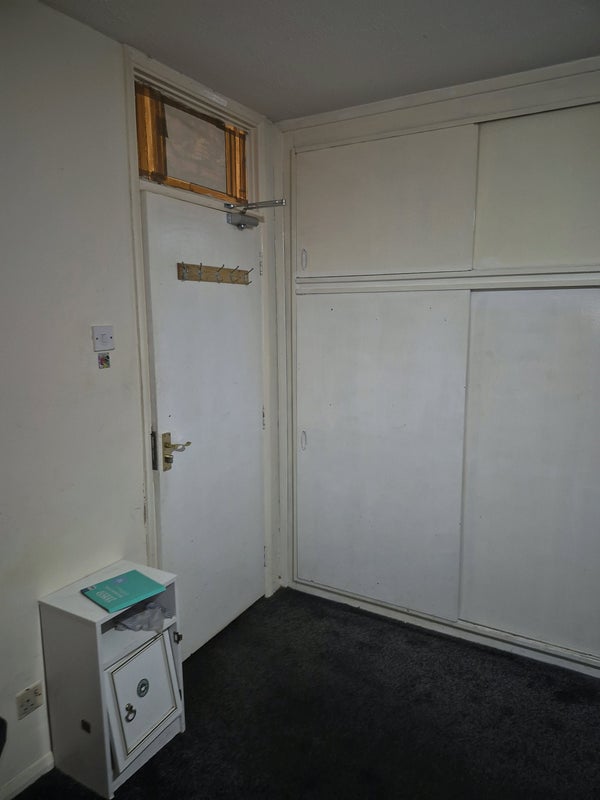 Room North Town Road in Maidenhead